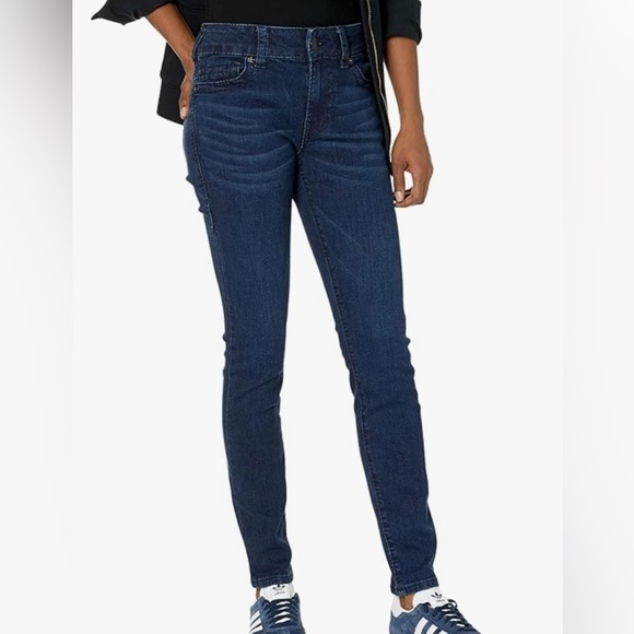 NWT - True Religion Women’s Halle Mid Rise Super Skinny Jeans - Size 30 - Picture 2 of 11